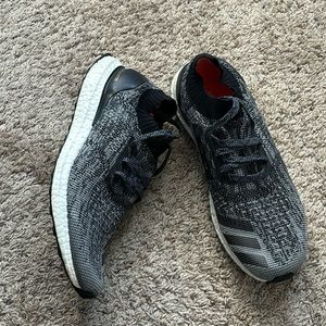 ADIDAS ULTRA BOOST UNCAGED M CORE BLACK/ CH SOLID GREY/ GOLD METALLIC